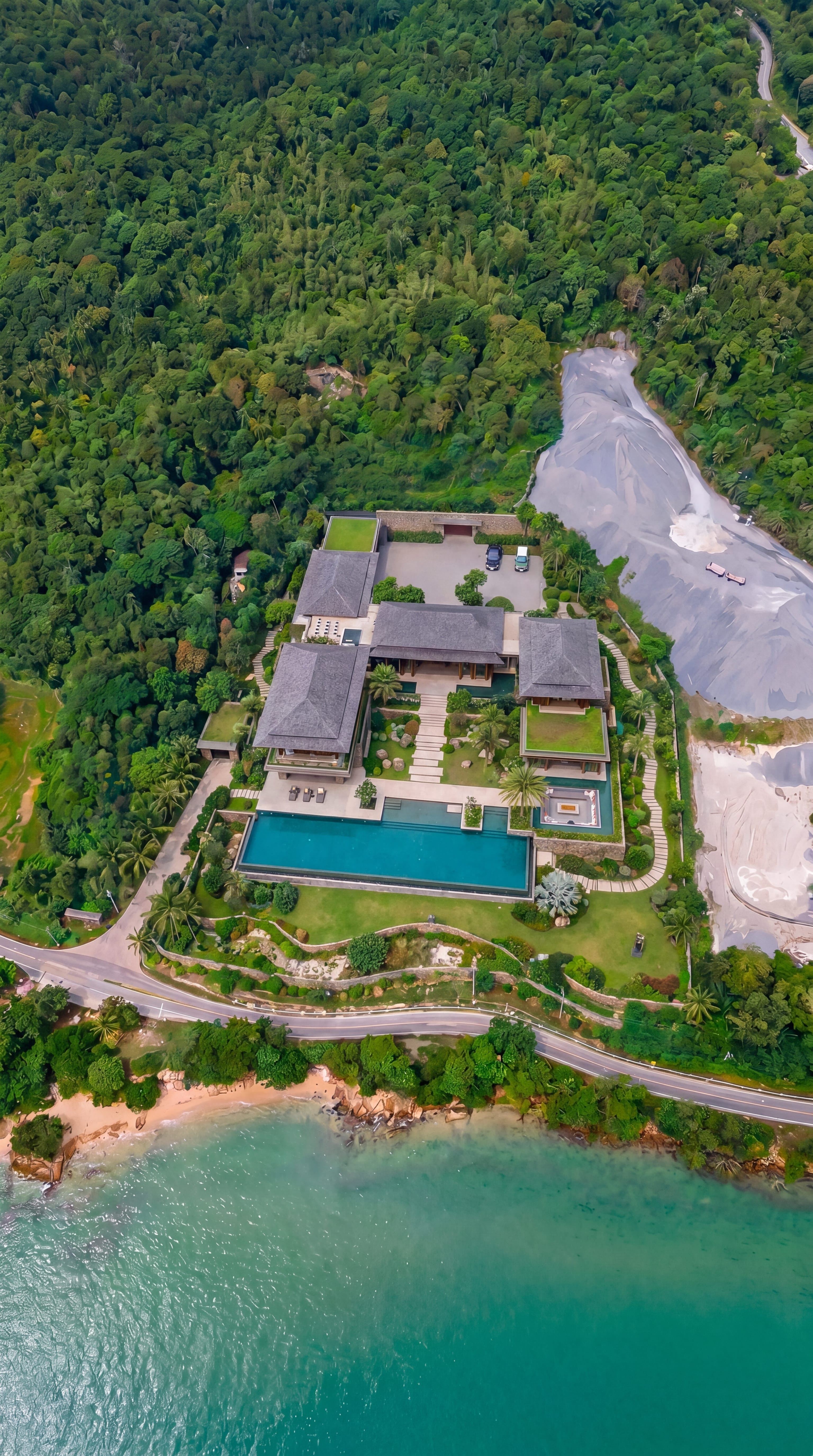 Mansion bird's eye view